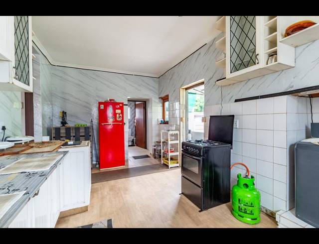 3 BEDROOM HOUSE FOR SALE IN PRESTBURY